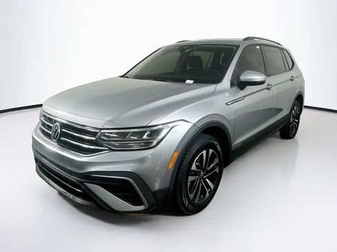 Used 2022 Volkswagen Tiguan S FWD image 3