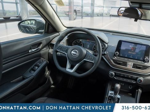 Used 2025 Nissan Altima 2.5 SV AWD/4WD image 13