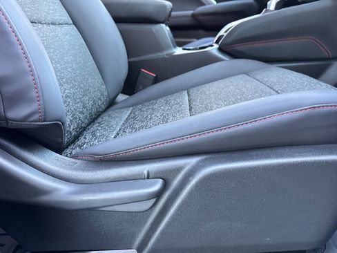 Used 2024 Chevrolet Colorado Z71 w/ Z71 Convenience Package 2 image 23