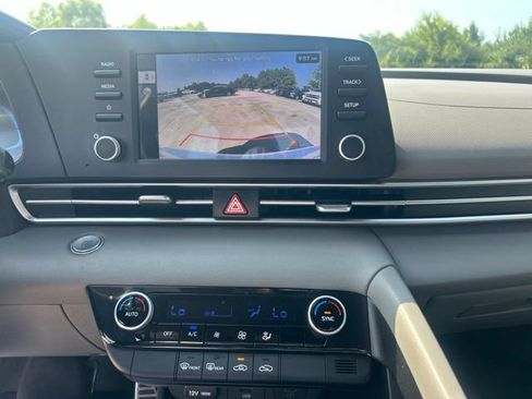 Used 2025 Hyundai Elantra Sport FWD image 15