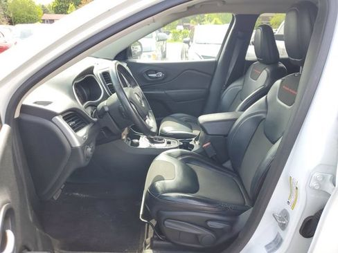 Used 2016 Jeep Cherokee Trailhawk w/ Cold Weather Group AWD/4WD image 13