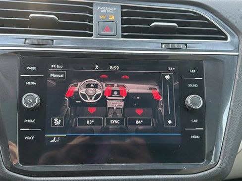 Used 2022 Volkswagen Tiguan SE image 10