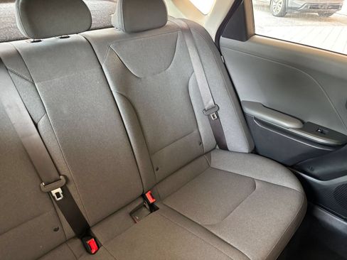 Used 2025 Kia K4 FWD image 36