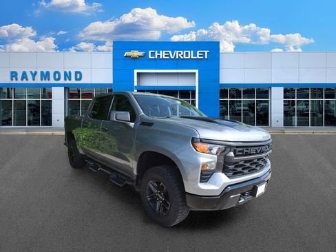 Used 2024 Chevrolet Silverado 1500 Custom Trail Boss w/ Dark Appearance Package AWD/4WD image 10