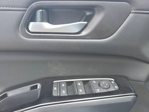 New 2026 Nissan Pathfinder SL image 26