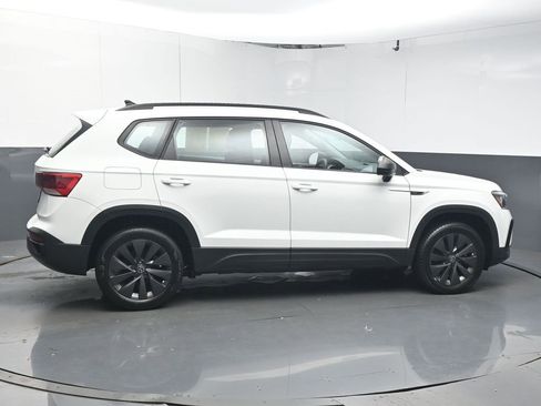 Used 2022 Volkswagen Taos S image 8