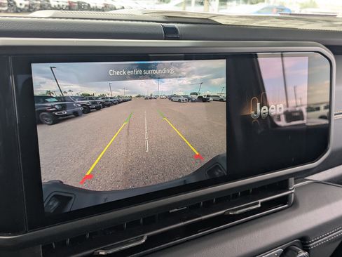 New 2025 Jeep Gladiator Sport image 19