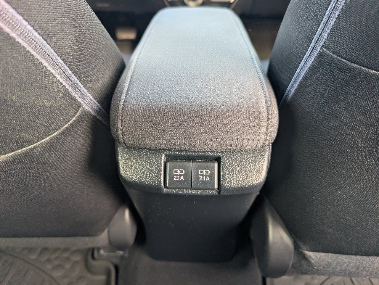 Used 2021 Toyota Prius LE FWD image 7