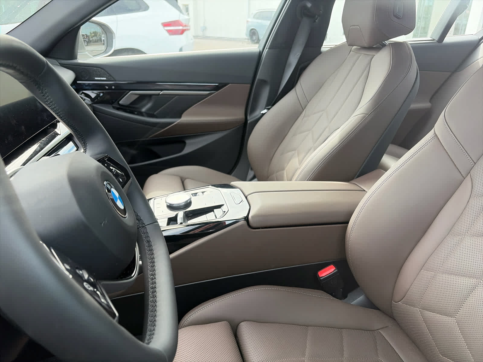 Used 2027 BMW 530i RWD image 7