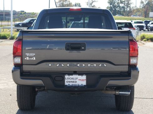 Used 2023 Toyota Tacoma SR w/ SR Convenience Package image 3