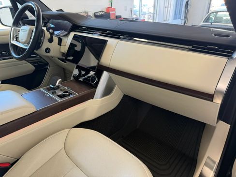 Used 2023 Land Rover Range Rover SE AWD/4WD image 18
