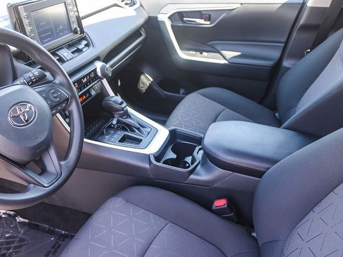 Certified 2019 Toyota RAV4 XLE w/ Convenience Package image 18