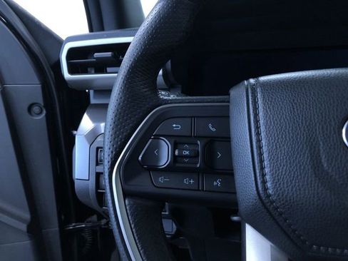 Certified 2025 Toyota Tacoma TRD Off-Road image 17