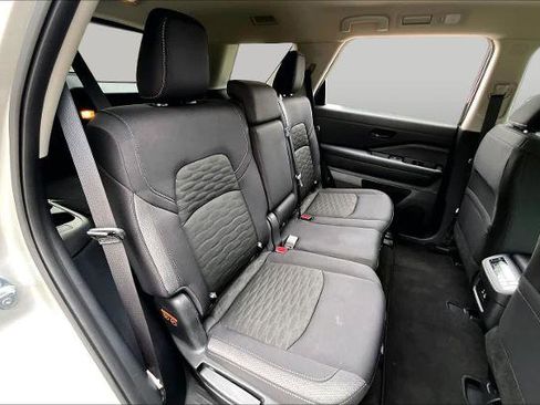 Certified 2025 Nissan Pathfinder SV FWD image 20