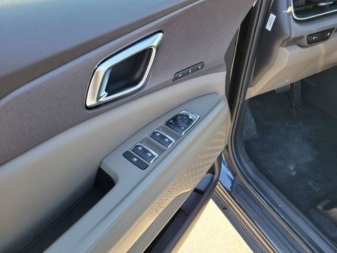 New 2026 Kia Carnival EX FWD image 6