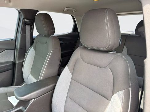 Used 2022 Chevrolet TrailBlazer LT w/ Confidence II Package FWD image 23