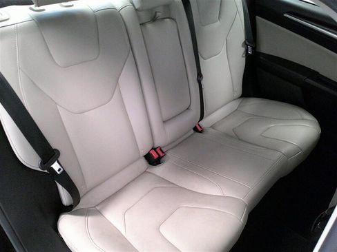 Used 2018 Ford Fusion Titanium image 33