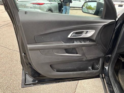 Used 2017 Chevrolet Equinox LS AWD/4WD image 14