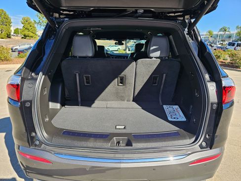 Used 2023 Buick Enclave Essence image 24