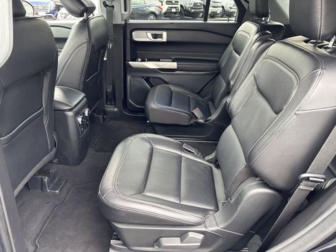 Used 2023 Ford Explorer Limited w/ Equipment Group 301A AWD/4WD image 25