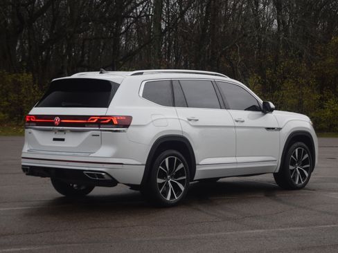 Used 2024 Volkswagen Atlas SEL Premium R-Line image 29