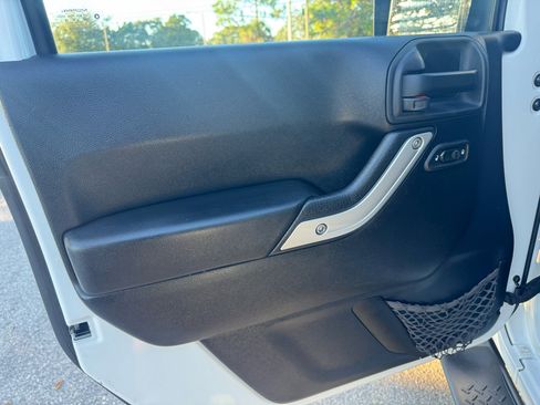 Used 2014 Jeep Wrangler Unlimited Sahara w/ Max Tow Package image 17