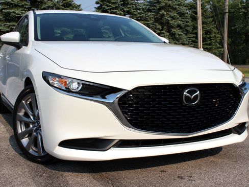 Used 2023 MAZDA MAZDA3 s image 2