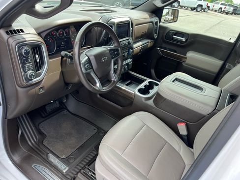 Used 2022 Chevrolet Silverado 1500 LT Trail Boss w/ Convenience Package II image 13