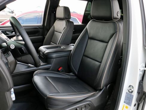 Used 2024 GMC Yukon SLT image 24