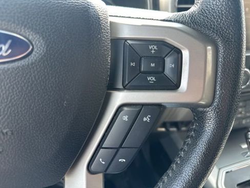 Used 2015 Ford F150 Lariat image 21