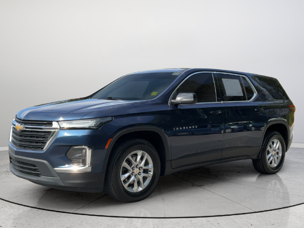 Used 2023 Chevrolet Traverse LS FWD image 4