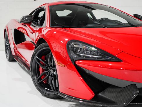 Used 2017 McLaren 570S Coupe RWD image 25