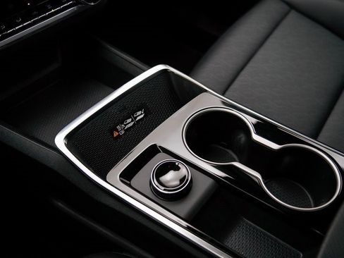 New 2026 Chevrolet Equinox LT w/ Convenience Package II image 31