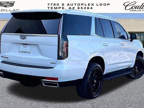 Used 2022 Cadillac Escalade Premium Luxury AWD/4WD image 2