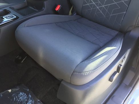 New 2026 Nissan Frontier SV w/ Tow Package image 10