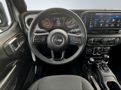 Used 2025 Jeep Wrangler Unlimited Sport AWD/4WD image 9