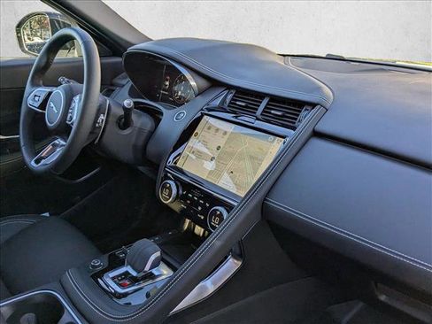 Used 2024 Jaguar E-PACE R-Dynamic SE image 21