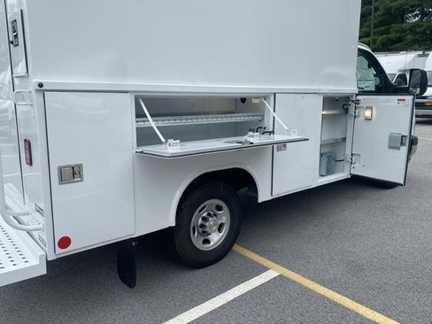 New 2025 Chevrolet Express 3500 Cutaway w/ Power Convenience Package image 12