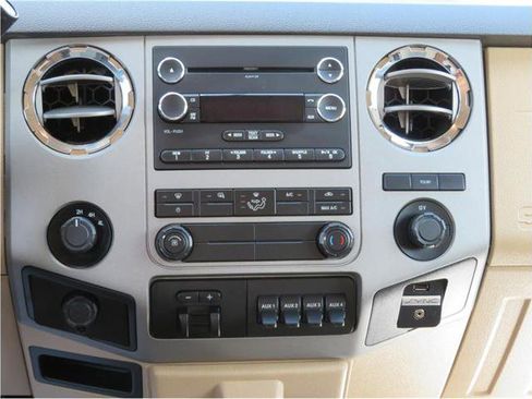 Used 2016 Ford F350 XLT image 8