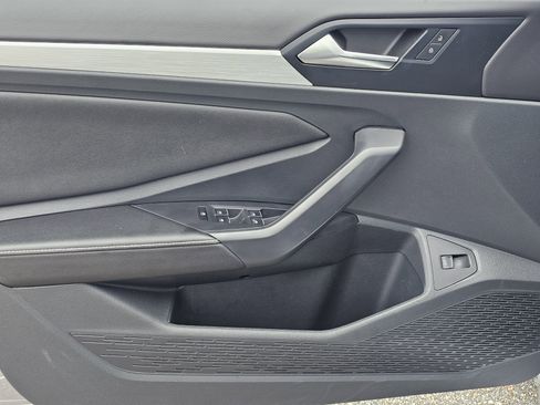 Used 2025 Volkswagen Jetta S image 12