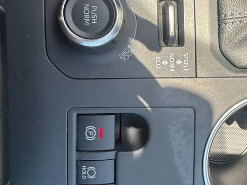 Used 2025 Toyota Highlander XSE AWD/4WD image 23