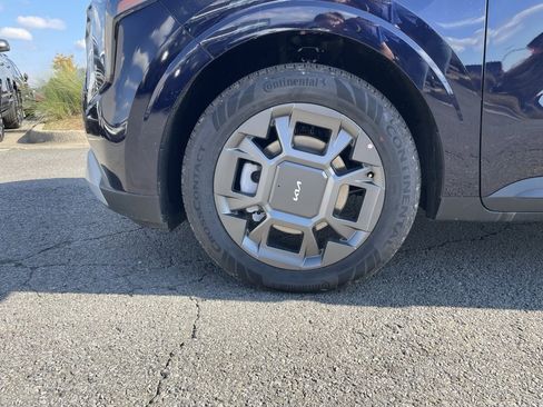 New 2026 Kia Carnival EX image 32