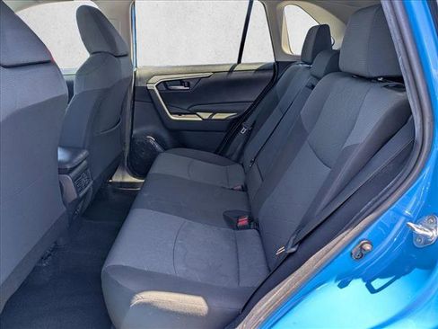 Used 2019 Toyota RAV4 XLE w/ Convenience Package FWD image 18