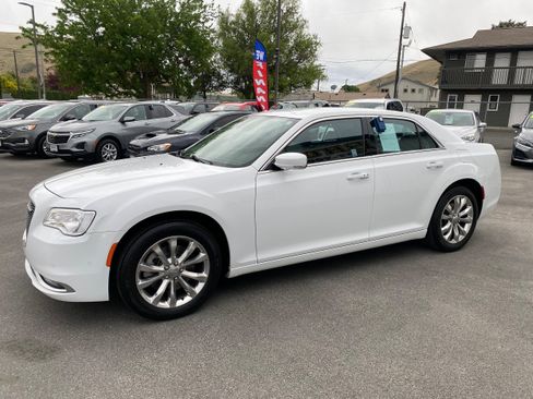 Used 2021 Chrysler 300 Touring L AWD/4WD image 3