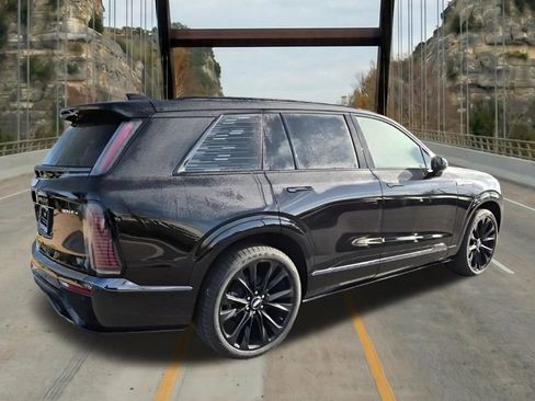 New 2026 Cadillac Vistiq Premium Luxury w/ LPO, Floor Liner Package AWD/4WD image 10