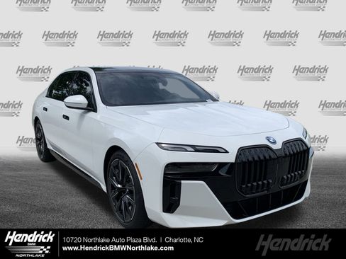 New 2025 BMW 750e xDrive image 1