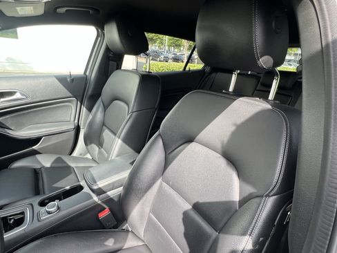 Used 2019 Mercedes-Benz GLA 250 4MATIC image 16