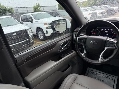 Used 2021 Chevrolet Suburban Z71 w/ Z71 Off-Road Package AWD/4WD image 21