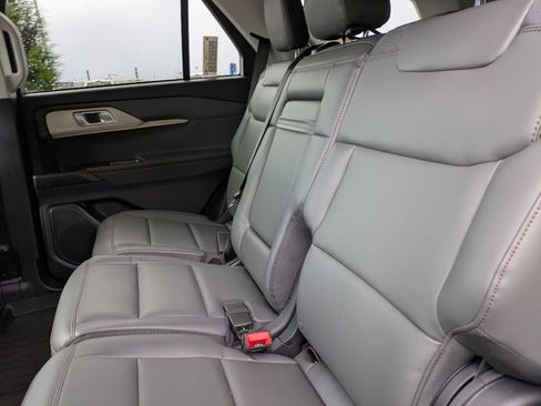 New 2026 Ford Explorer Active RWD image 15