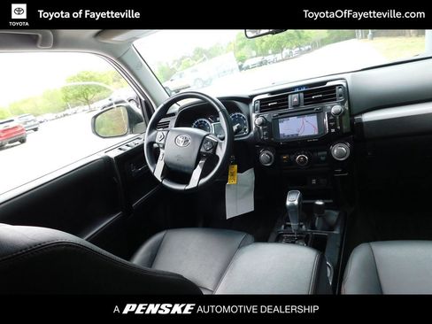 Used 2018 Toyota 4Runner TRD Off-Road Premium image 7